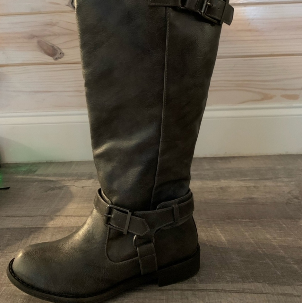 Grey Riding Boots - Picture 3 of 4